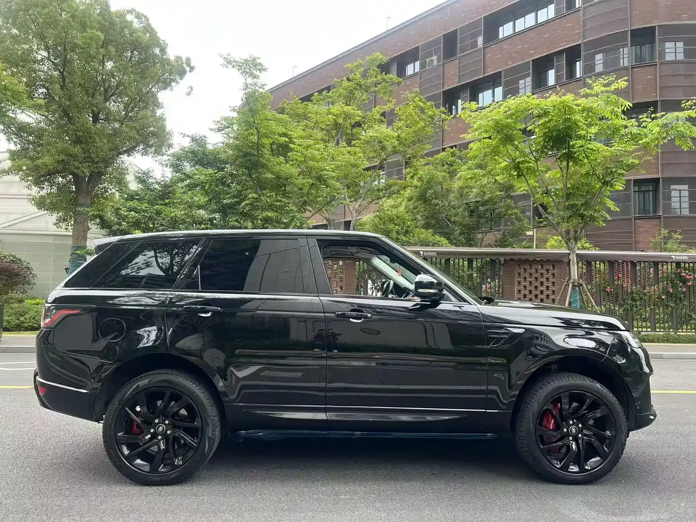 Land Rover Range Rover Sport 2018 3.0 SC V6 Fashion Genesis DYNAMIC фото 7