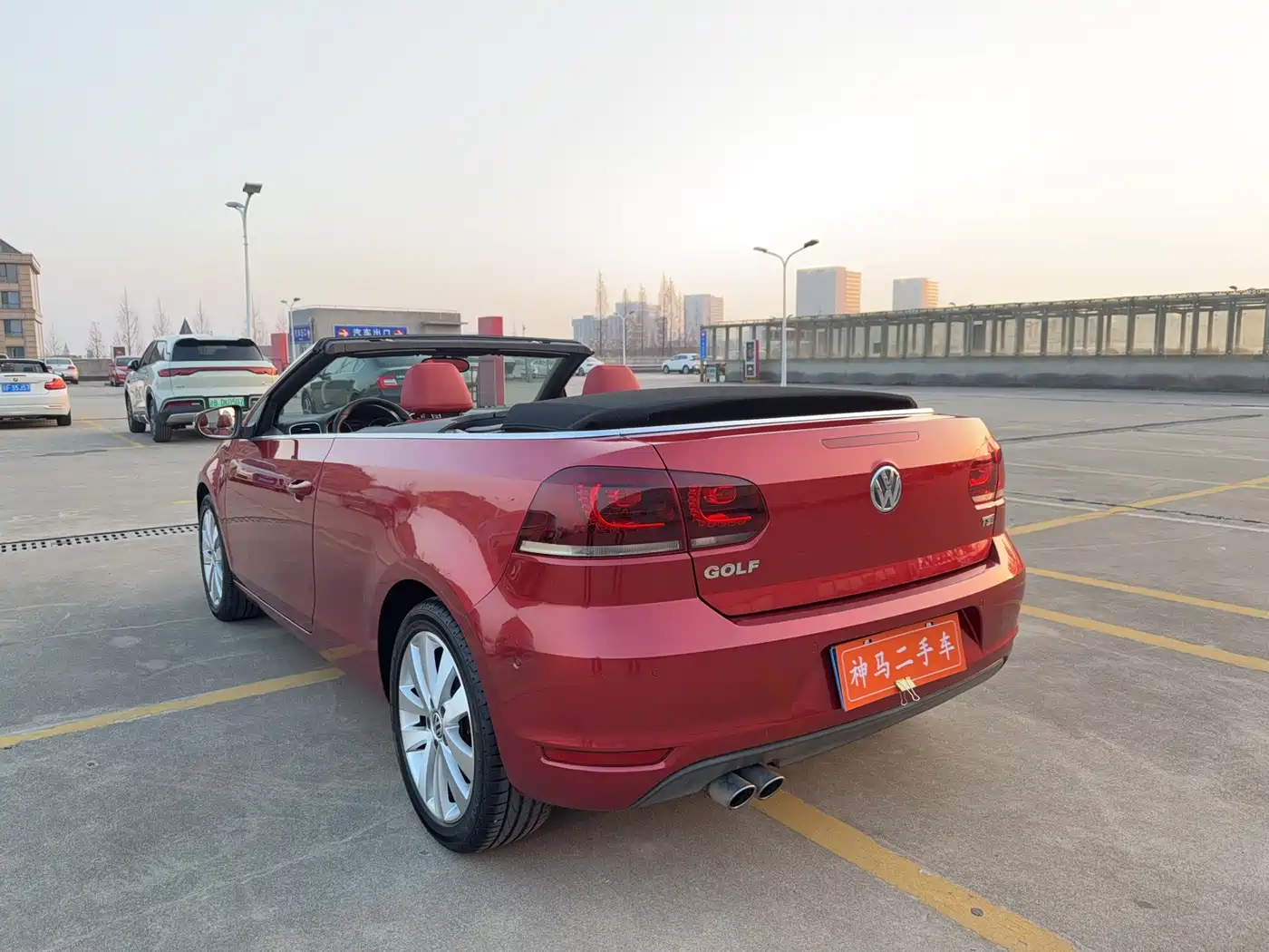 Volkswagen Golf (Import) 2012 1.4TSI Luxury Convertible Edition фото 10