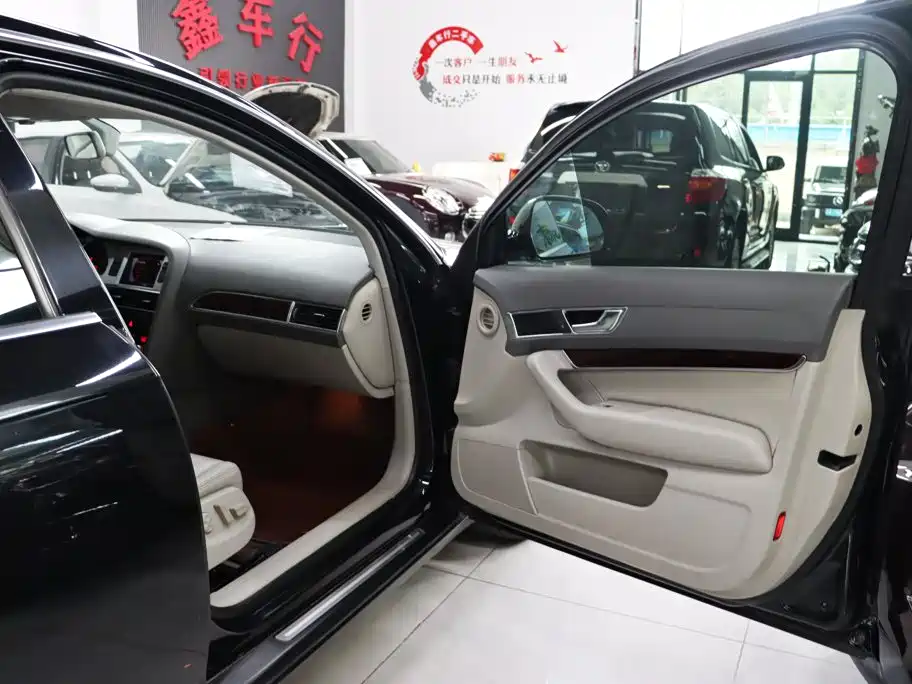 Фото 24 - Audi A6L