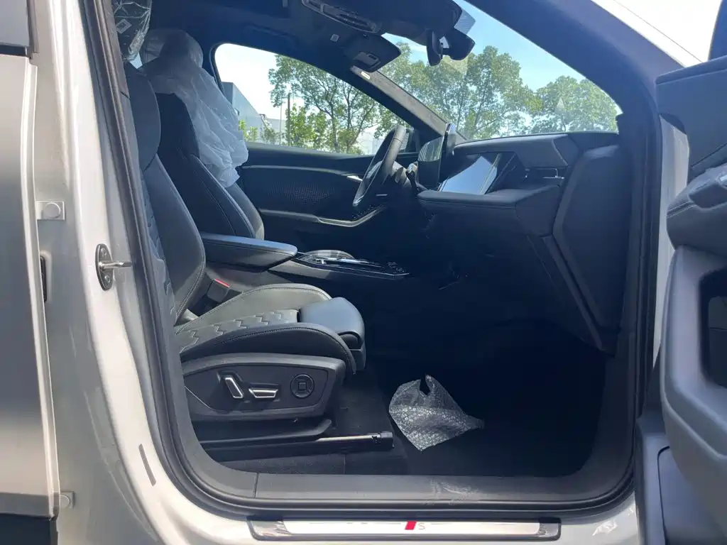 Audi Q6L e-tron 2026 2025 Model Pioneer Edition