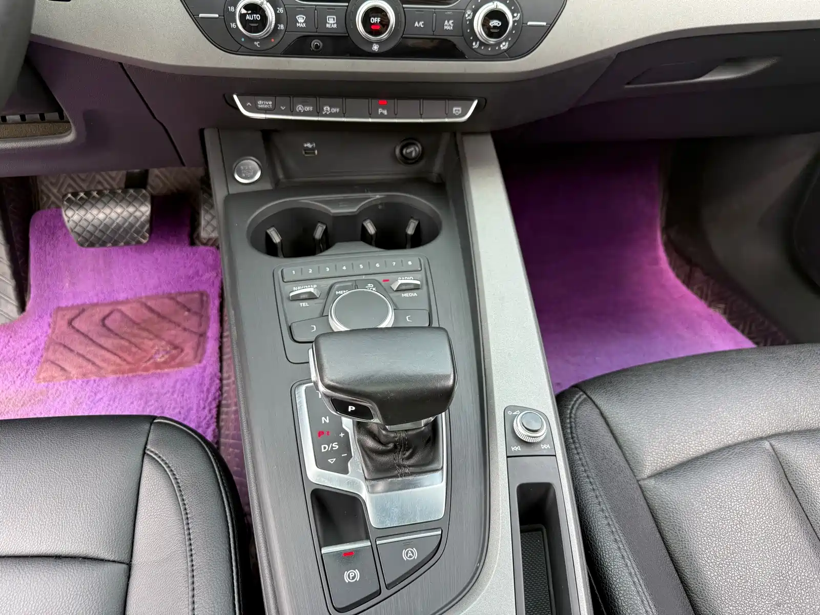 Photo 14 - Audi A4L