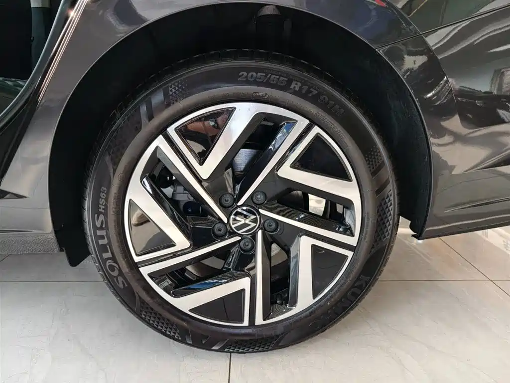 Volkswagen Sagitar 2025 300TSI DSG Surpass Edition фото 18