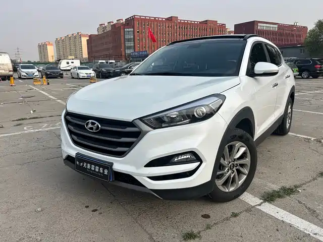 HYUNDAI TUCSON