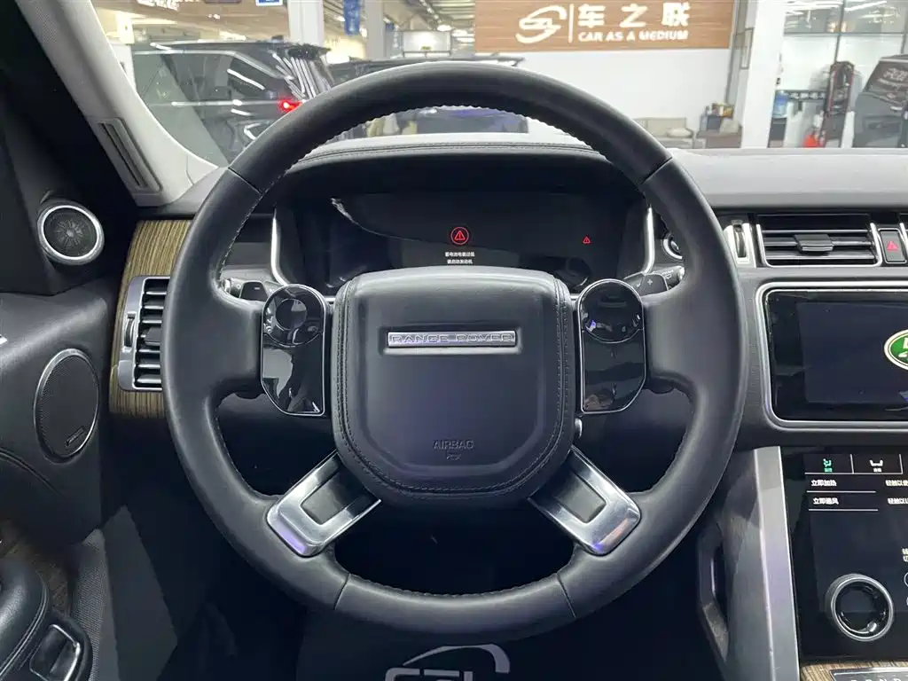 Land Rover Range Rover 2019 3.0 SC V6 Golden Age Edition фото 10