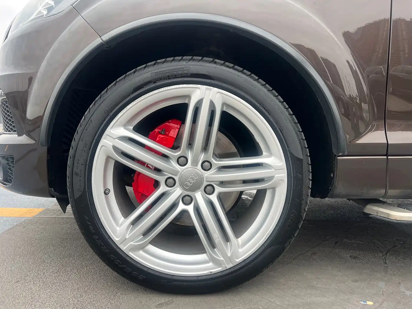 Фото 19 - Audi Q7