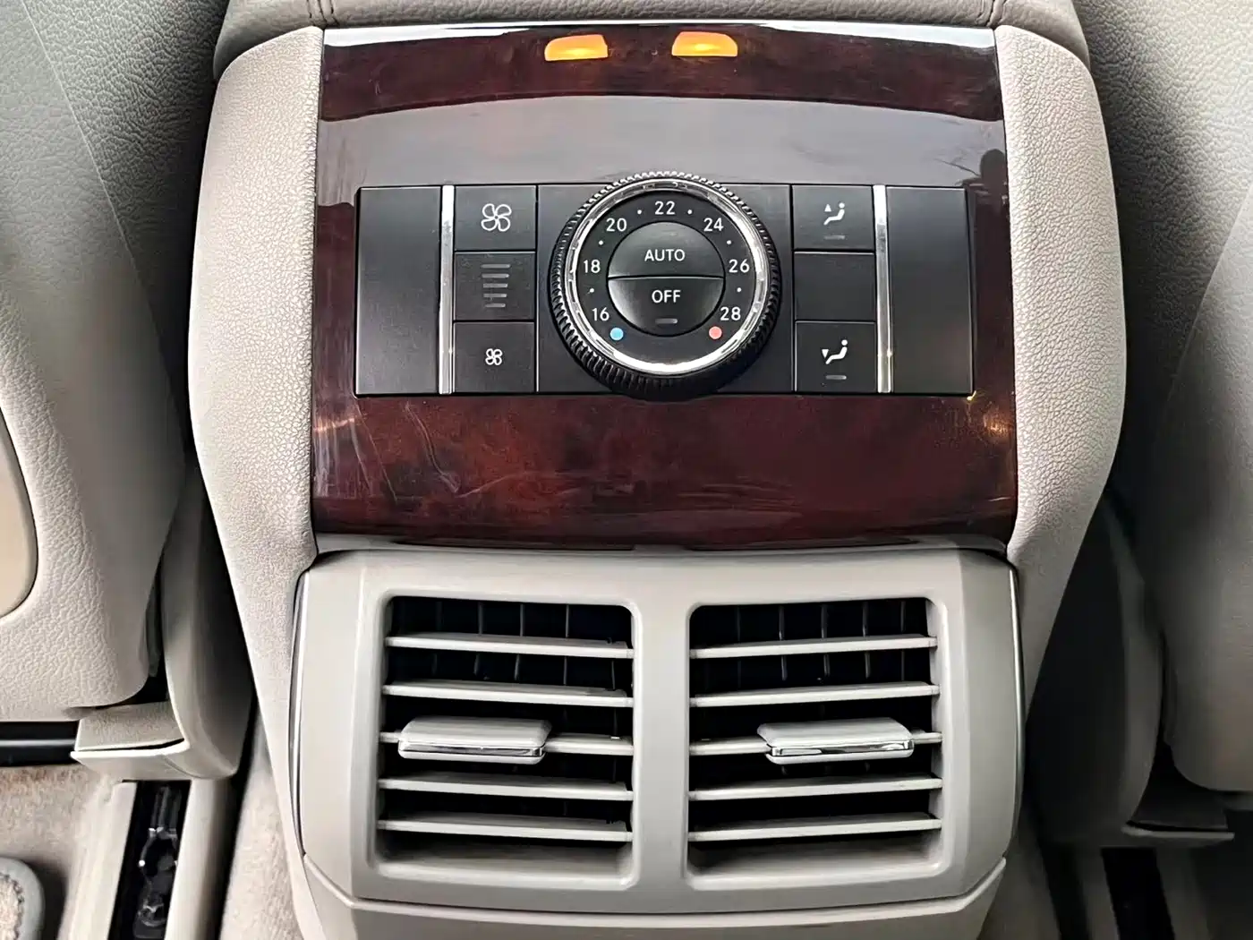 Mercedes-Benz R-Class 2009 Model R 300 L Business Version фото 16
