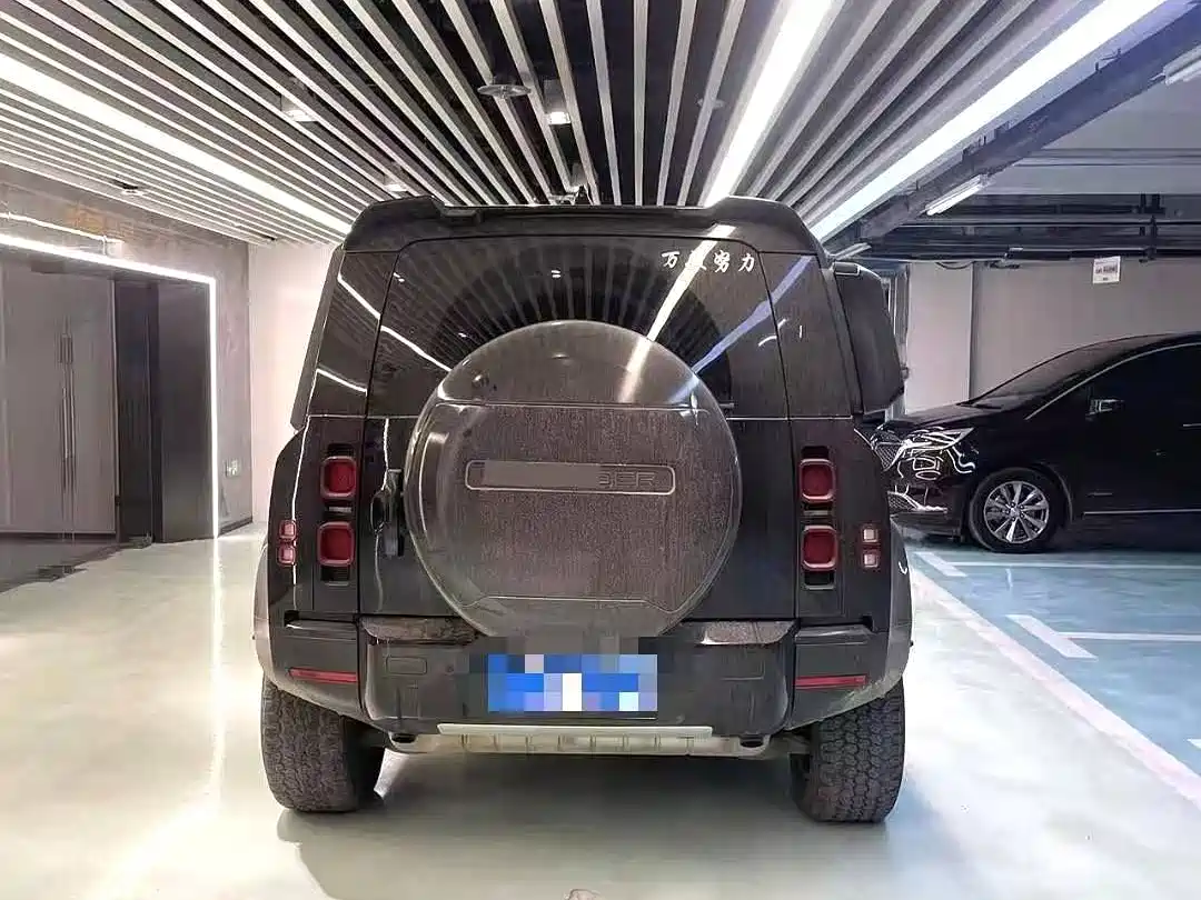 Land Rover Defender 2020 Model 110 P400 HSE фото 8