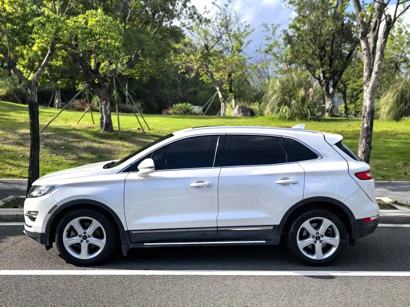 Lincoln MKC 2018 2017 2.0T 2WD Exclusive Edition