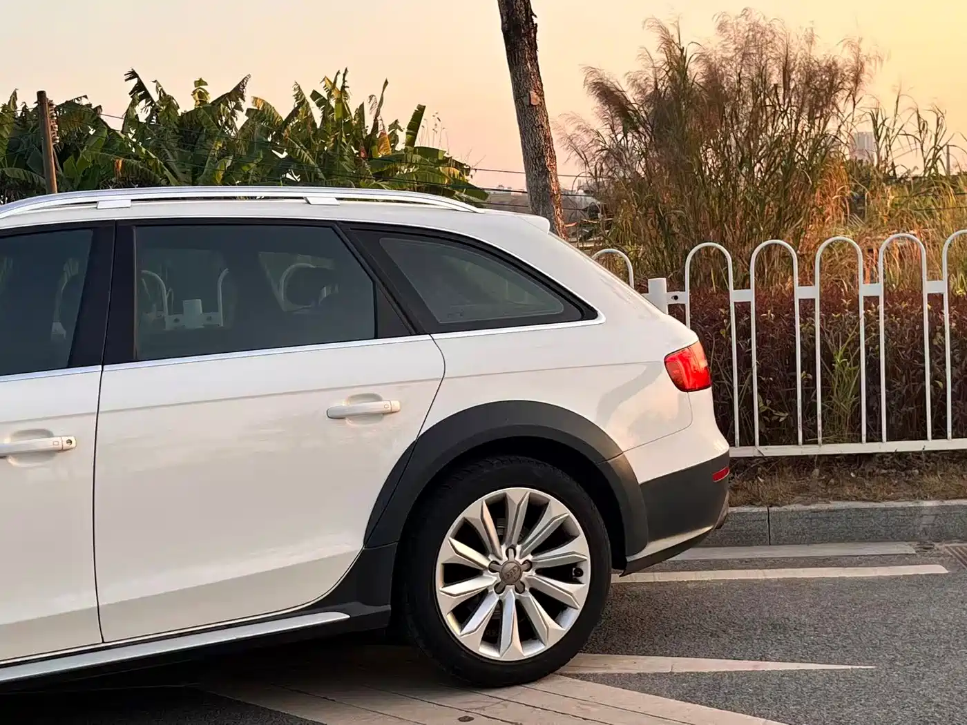 Audi A4 (Import) 2014 40 TFSI allroad quattro фото 5