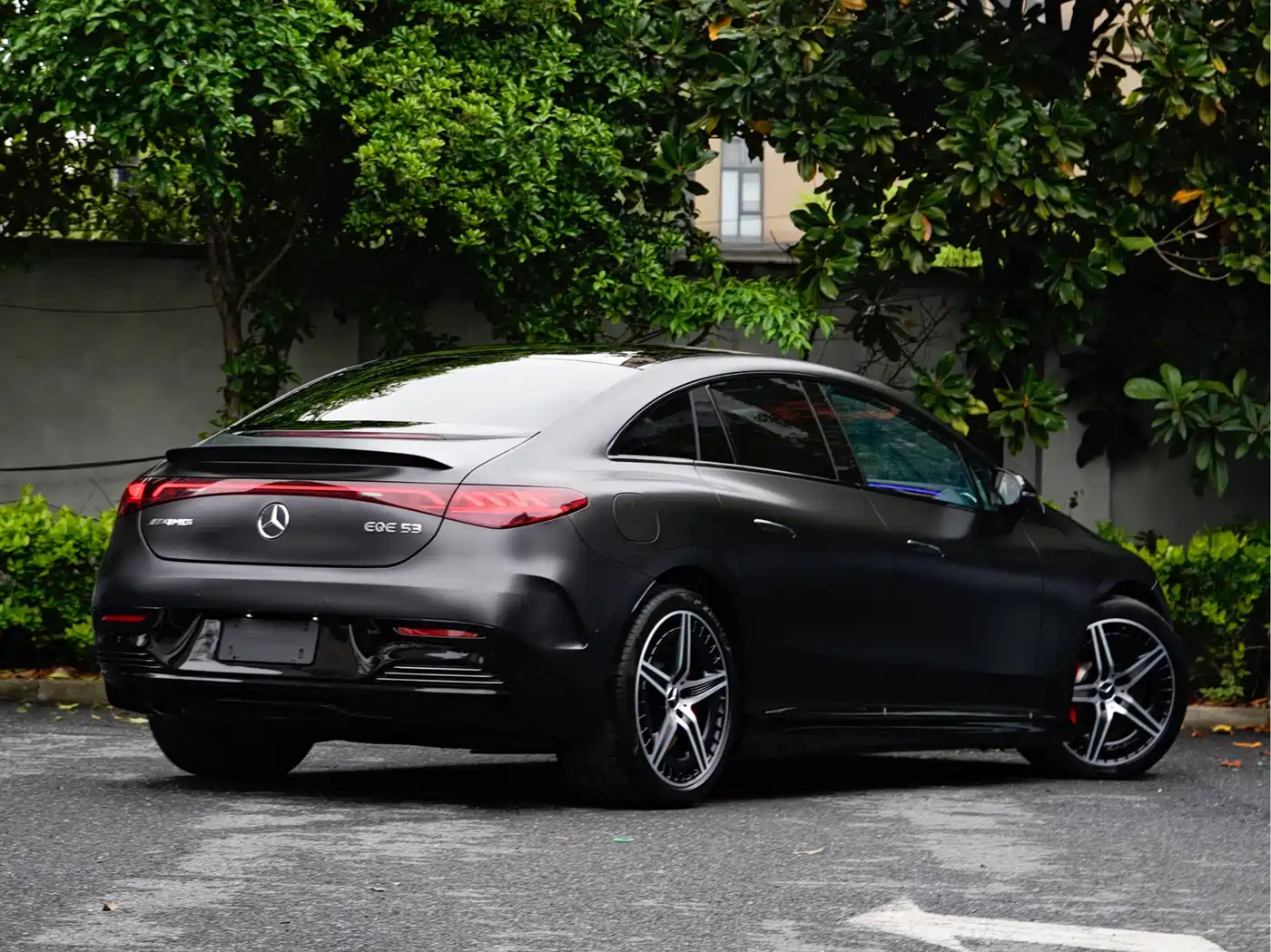 MERCEDES-BENZ EQE AMG