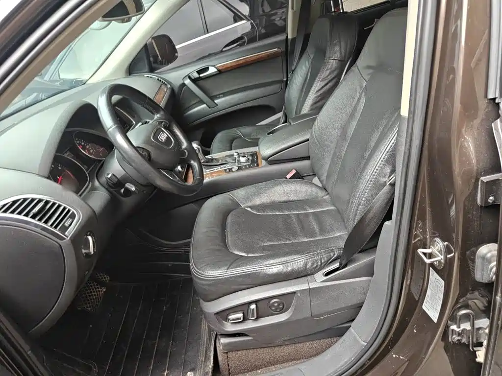 Photo 8 - Audi Q7