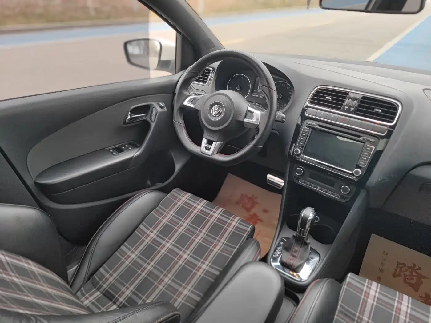 Volkswagen Polo 2012 1.4TSI GTI фото 13
