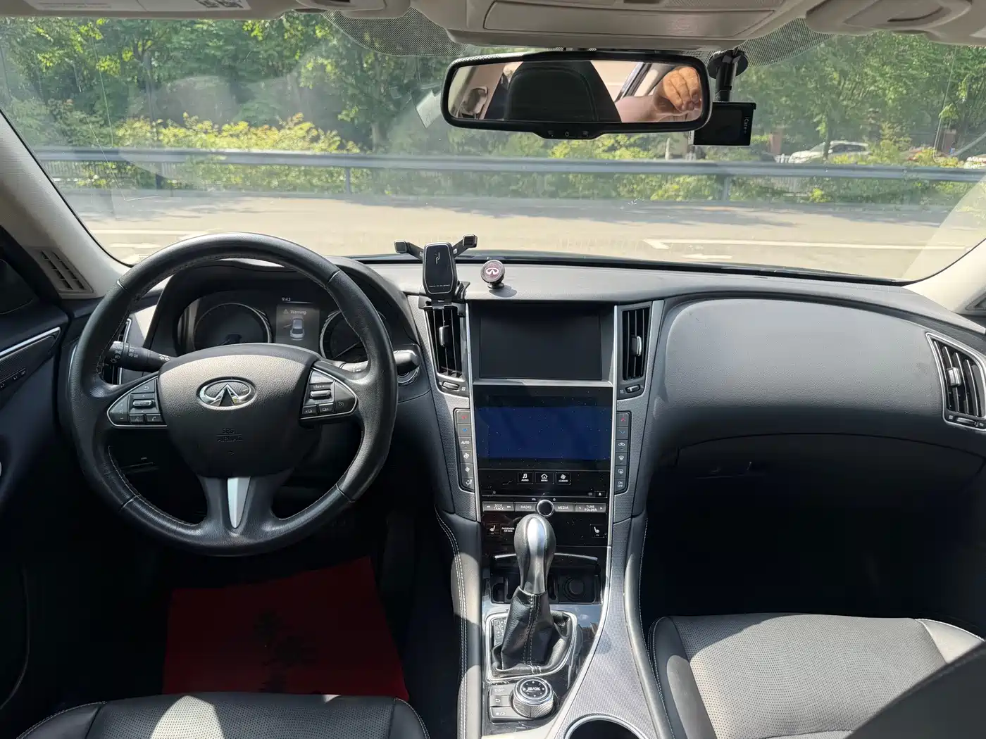 Infiniti Q50 2014 3.7L Comfort Edition фото 7