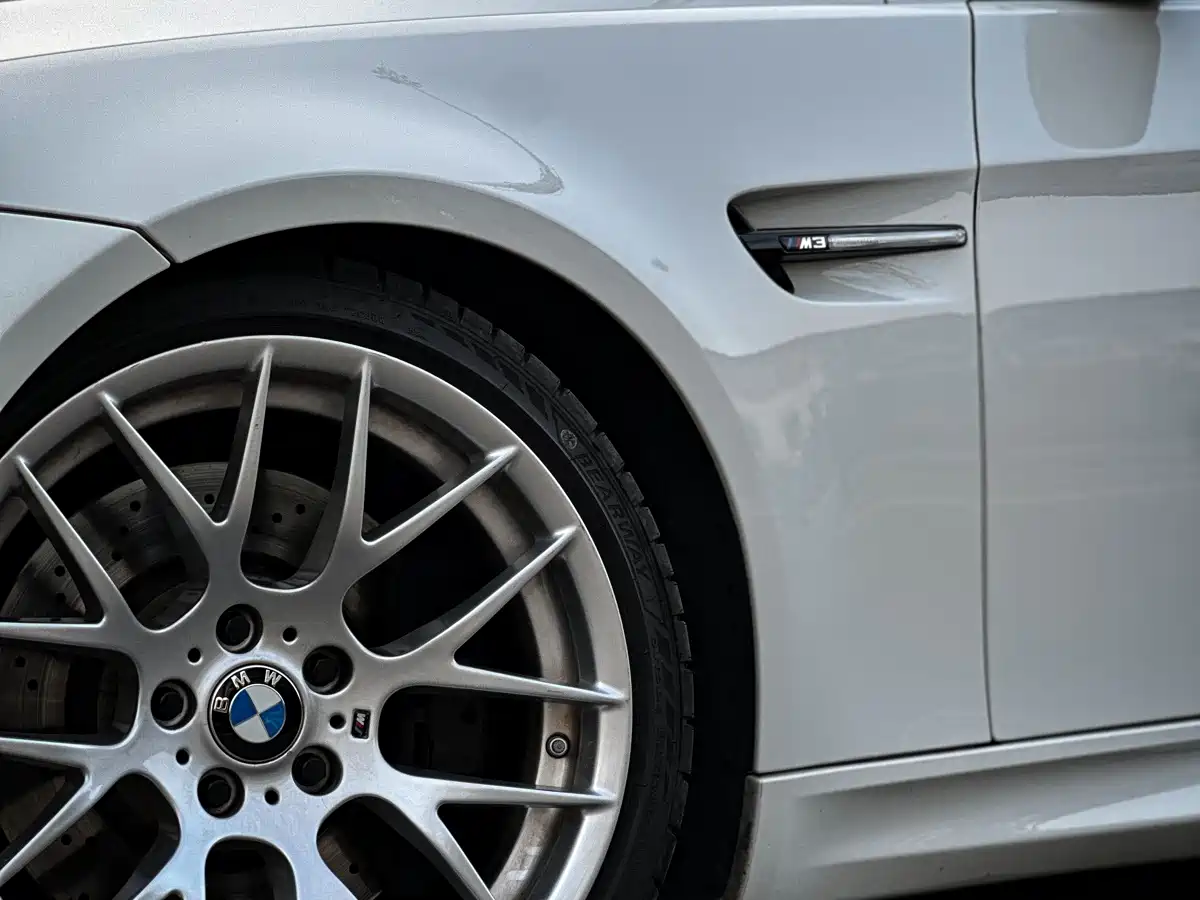 BMW M3 2011 M3 Coupe Carbon Fiber Roof Edition фото 5