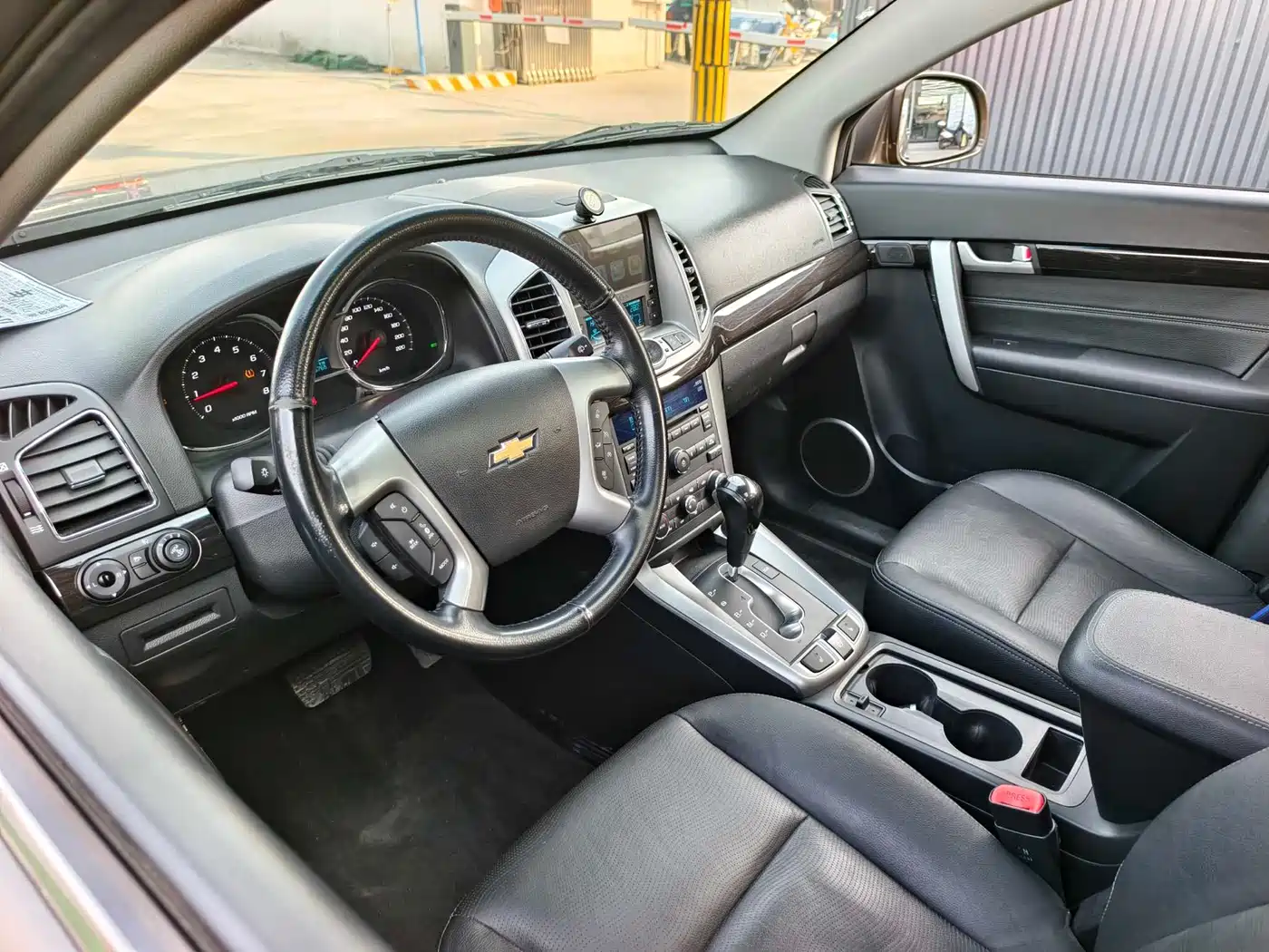 Chevrolet Captiva 2015 2.4L AWD Flagship 7-Seater фото 7