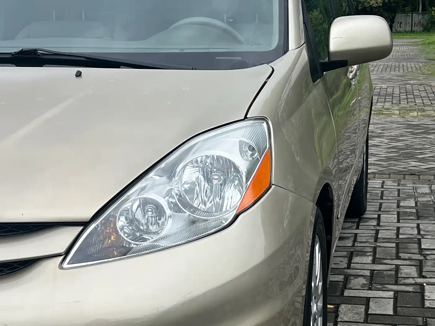 Toyota Sienna 2010 2009 Base Model