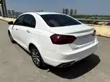 Фото 4 - Geely Emgrand