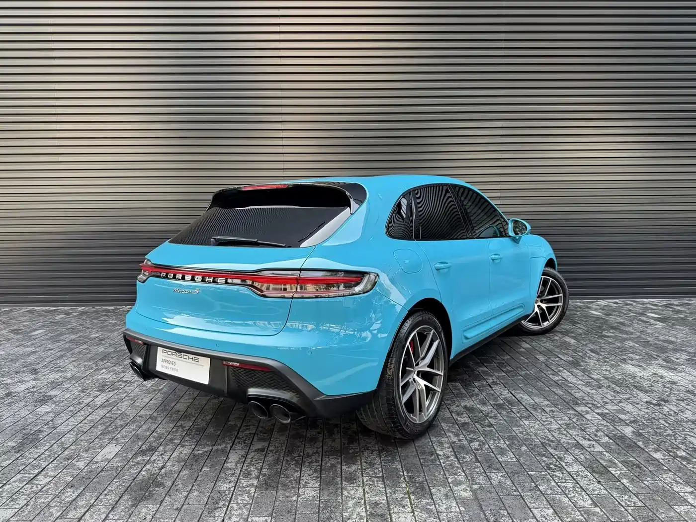 PORSCHE MACAN