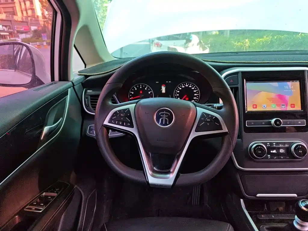 Фото 3 - BYD Song MAX