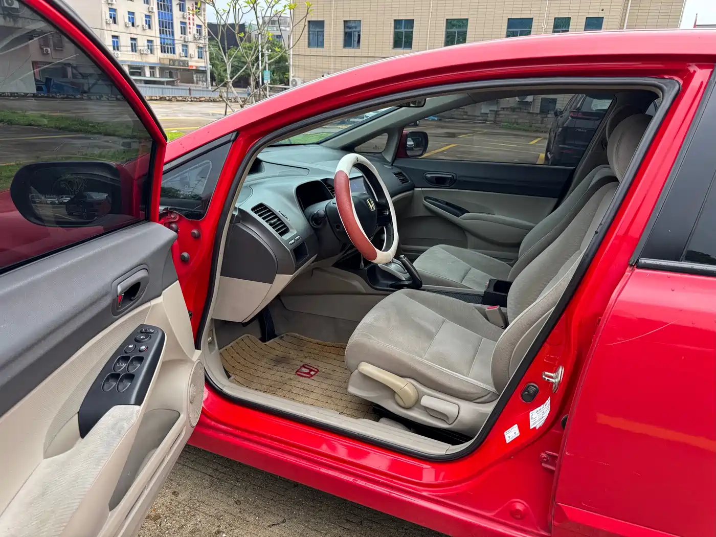 Фото 8 - Honda Civic