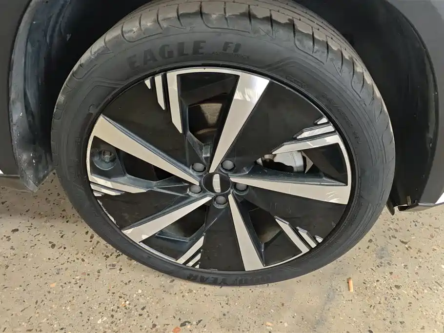 GEELY AUTOMOBILE BOYUE L