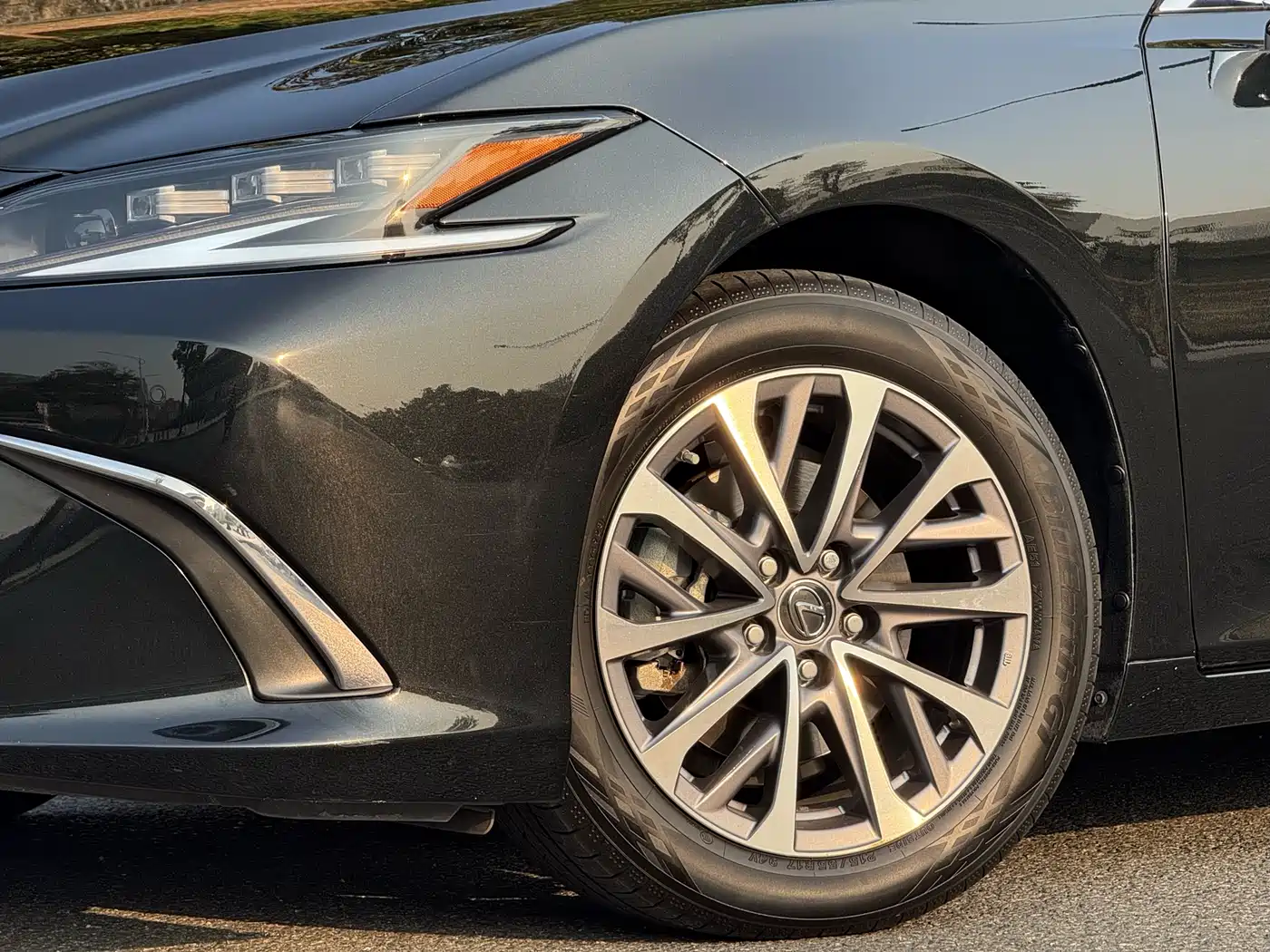 Lexus ES 2023 200 Excellence Edition фото 5