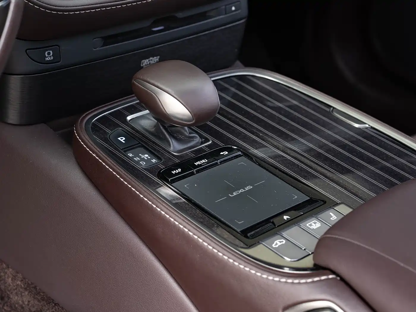 Фото 15 - Lexus LS