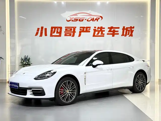 PORSCHE PANAMERA