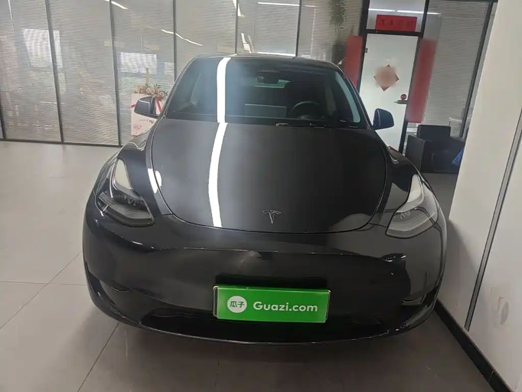 Фото 3 - Tesla Model Y