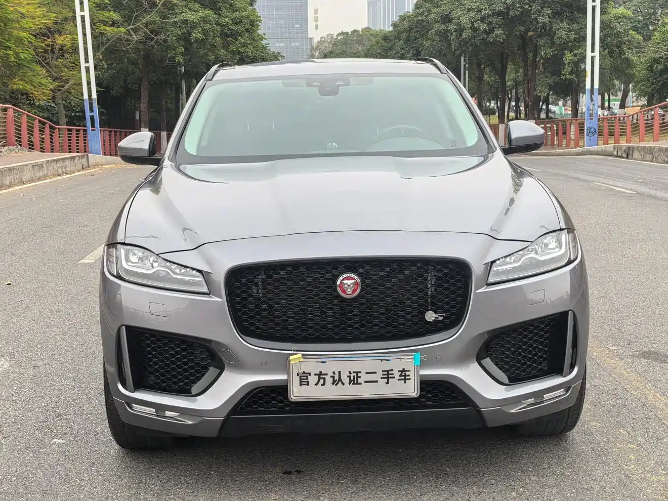 Jaguar F-PACE 2020 2.0T R-Dynamic SE фото 2