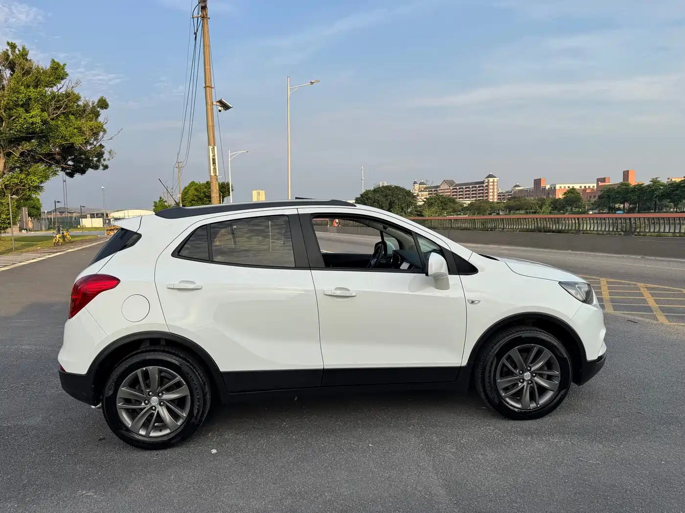Photo 4 - Buick Encore