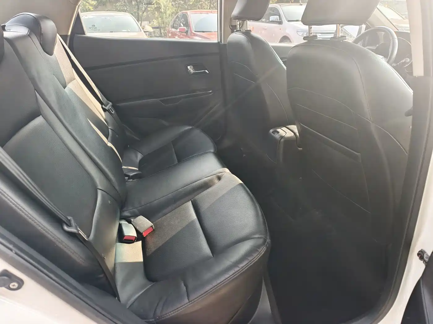 Kia K2 2013 2012 Sedan 1.6L AT Premium Commemorative Edition