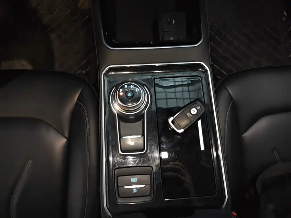Ford Edge 2022 2021 PLUS EcoBoost 245 FWD Platinum Sharp 5-seater