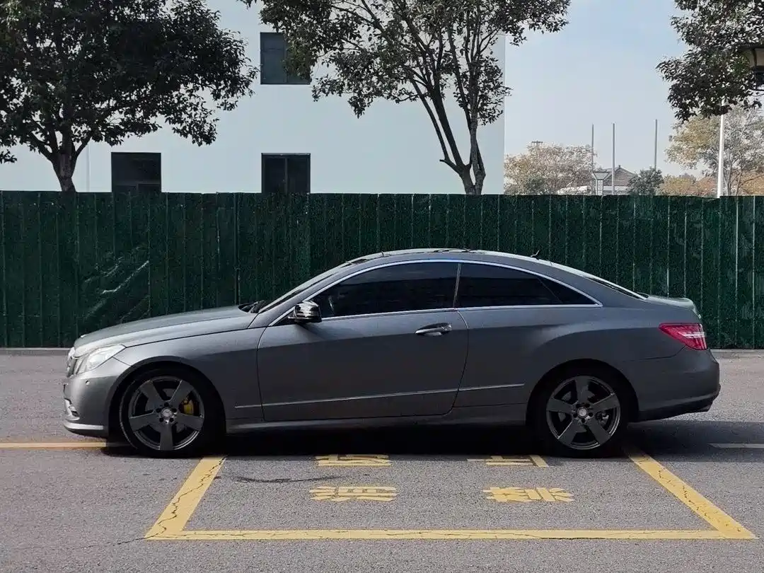Mercedes-Benz E-Class (Import) 2012 E 200 CGI Coupe фото 3