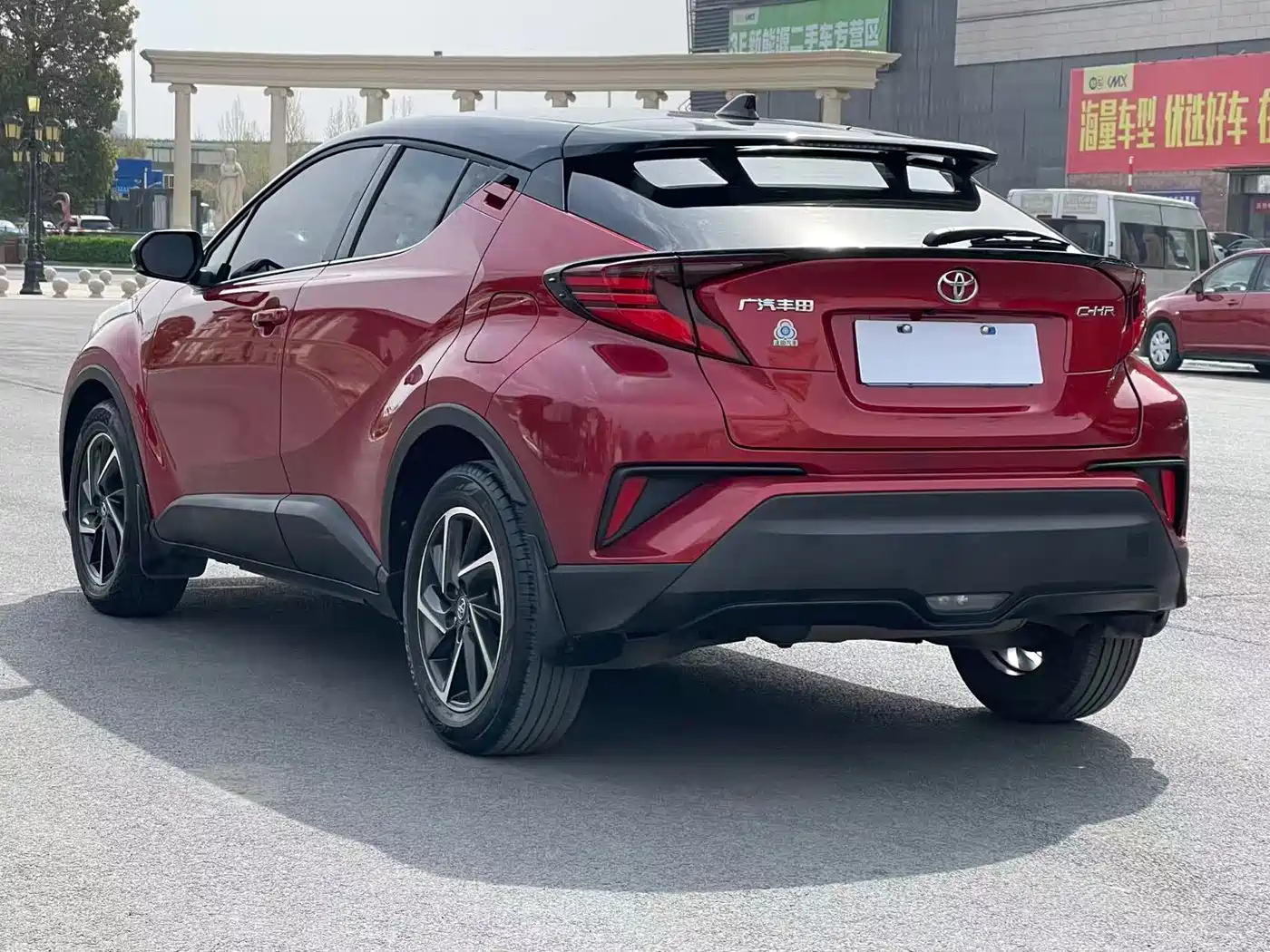 Toyota C-HR 2021 2.0L Luxury Edition фото 7