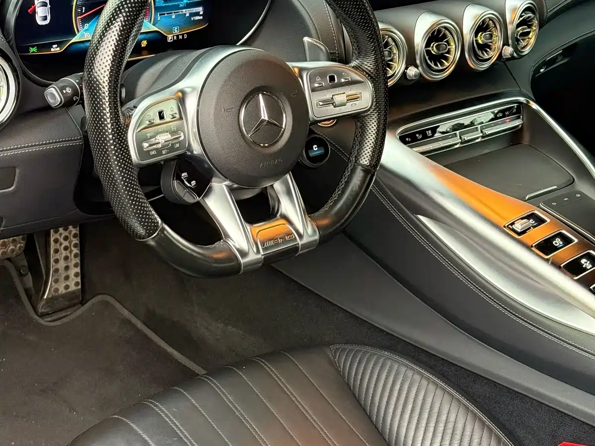 MERCEDES-BENZ AMG GT