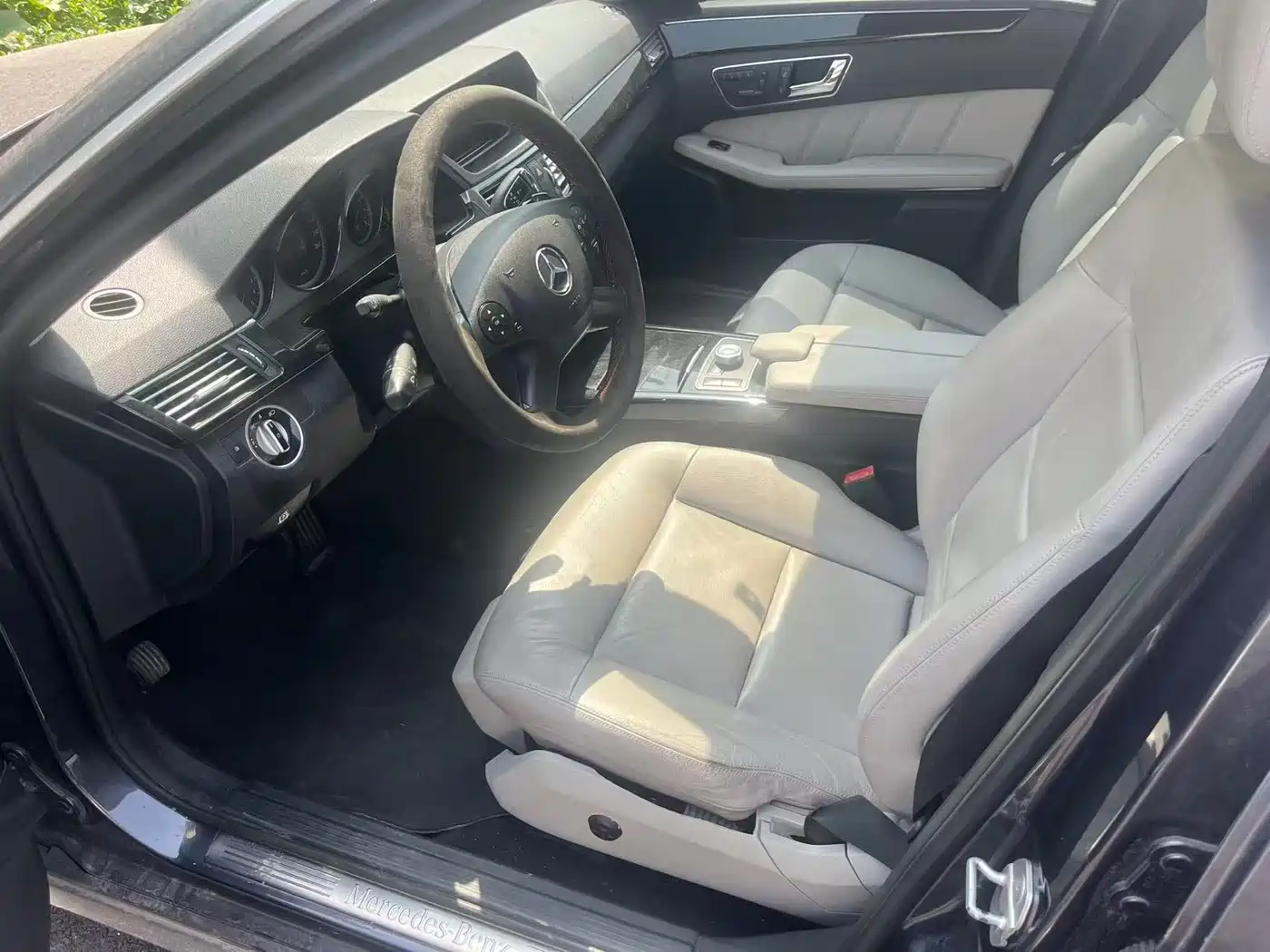 Mercedes-Benz E-Class 2011 E 300 L Fashion Premium фото 4