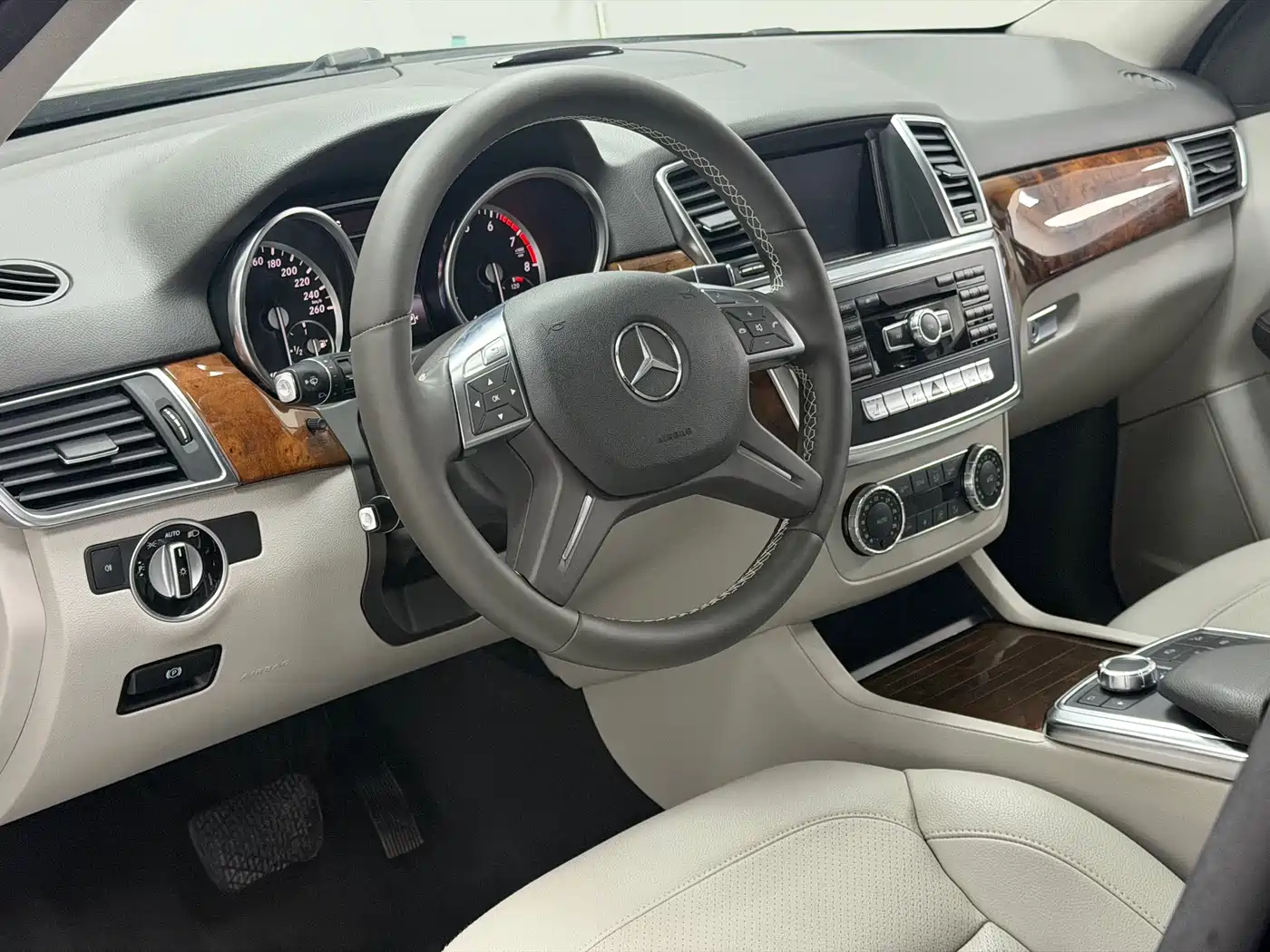 Mercedes-Benz M-Class 2014 ML 400 4MATIC Dynamic фото 11