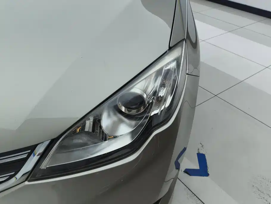 Фото 5 - Roewe 360