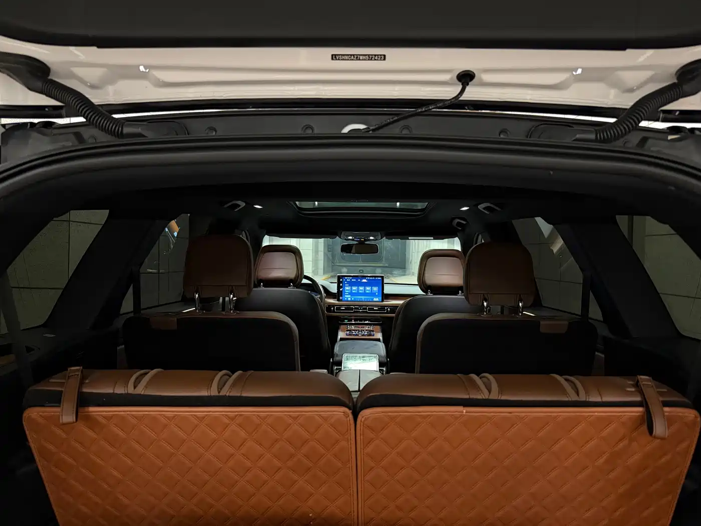 Photo 13 - Lincoln Aviator