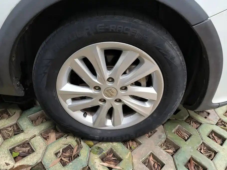 Photo 6 - Suzuki SX4