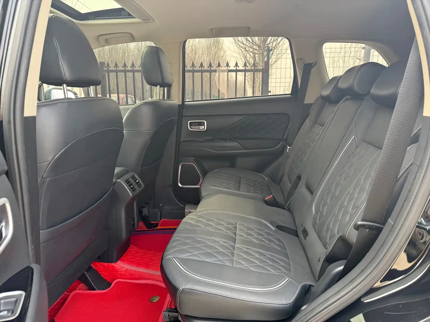 Mitsubishi Outlander 2021 2.4L 4WD Deluxe Edition 7-Seater фото 17
