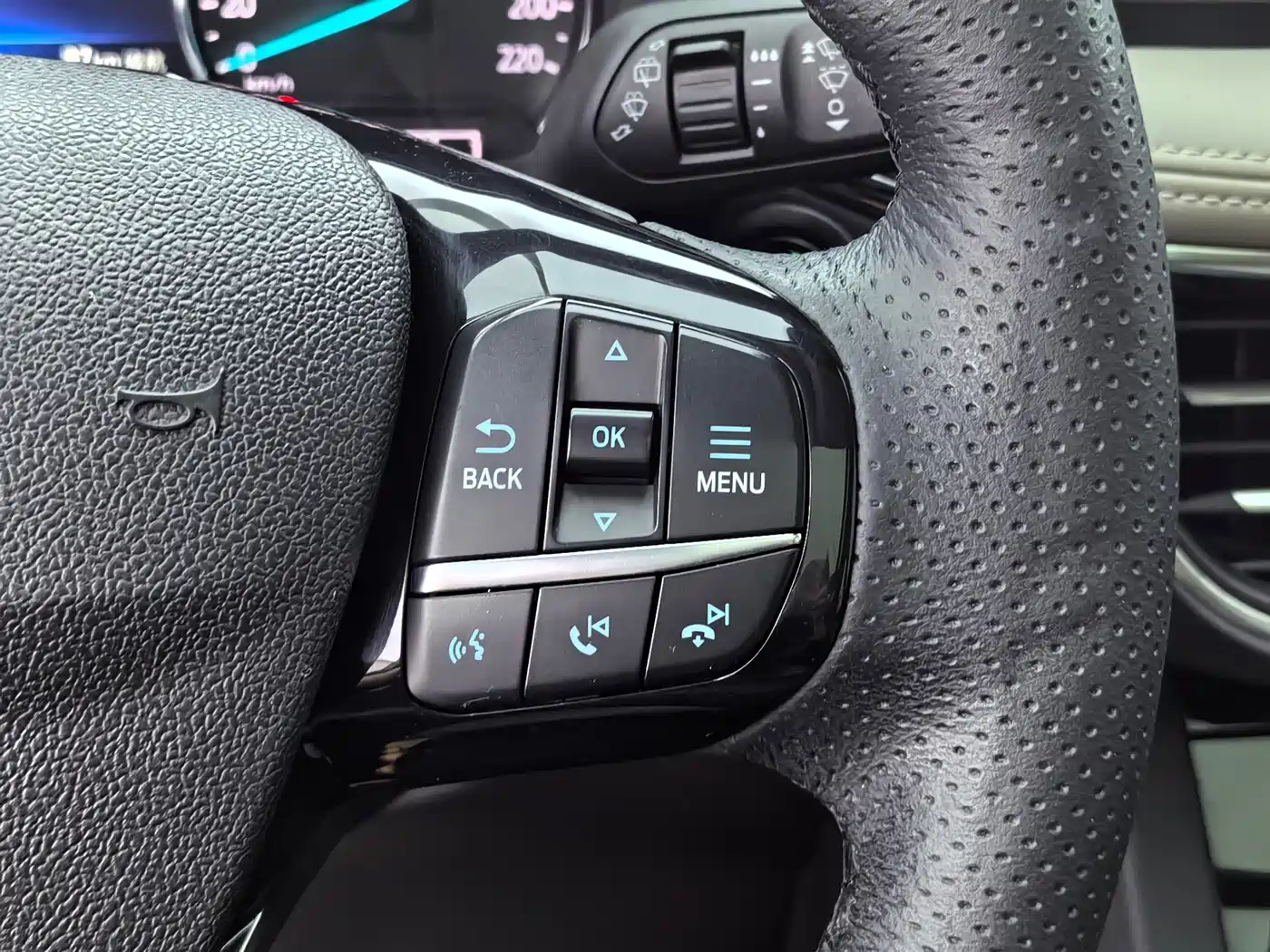 Ford Escape 2023 2020 EcoBoost 245 2WD Premium Edition