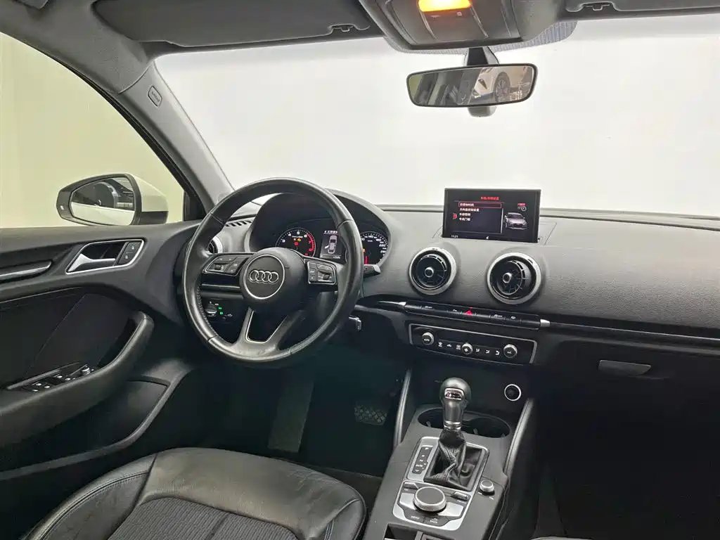 Audi A3 2018 30th Anniversary Limousine 35 TFSI Sport фото 21