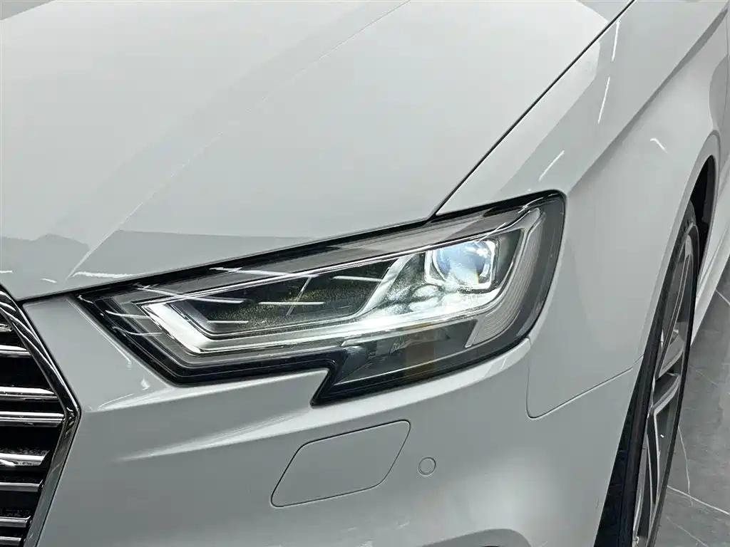 Audi A3 2018 30th Anniversary Limousine 35 TFSI Sport фото 9