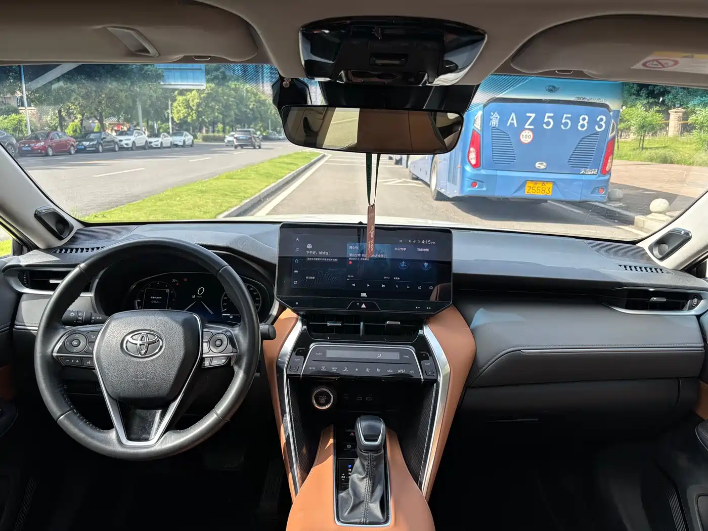 Toyota Venza 2023 2.0L CVT FWD Premium фото 10