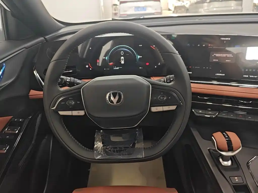 Фото 11 - Changan X5 PLUS