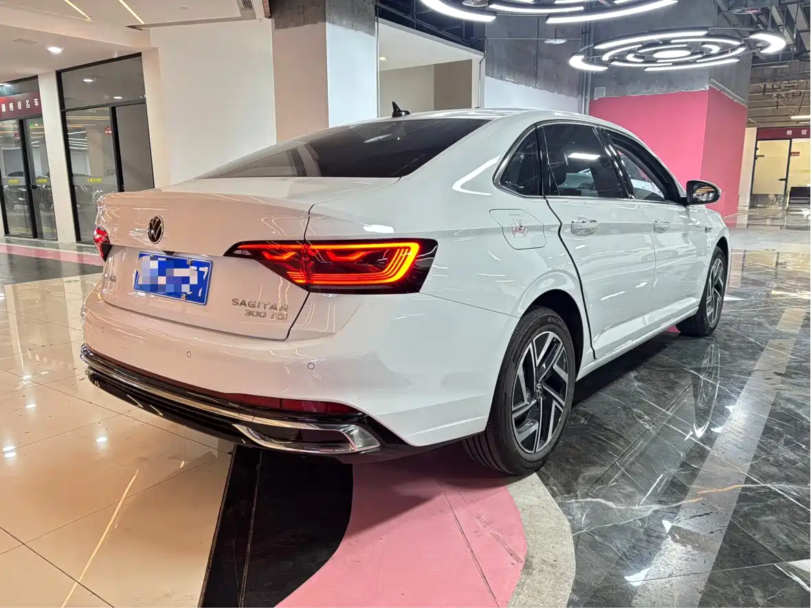Volkswagen Sagitar 2023 300TSI DSG Excellence Edition фото 14