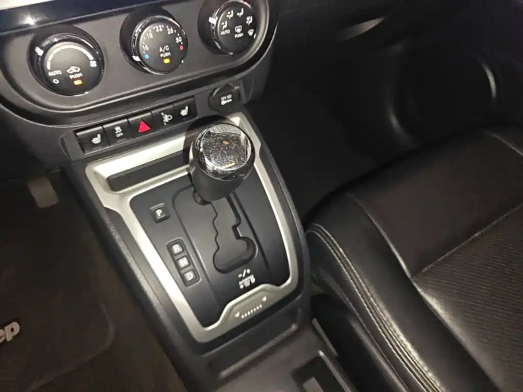 Фото 14 - Jeep Compass (Import)