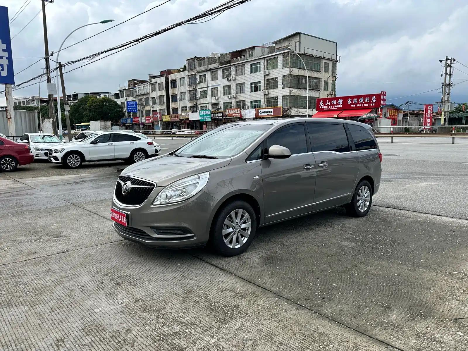 Фото 2 - Buick GL8